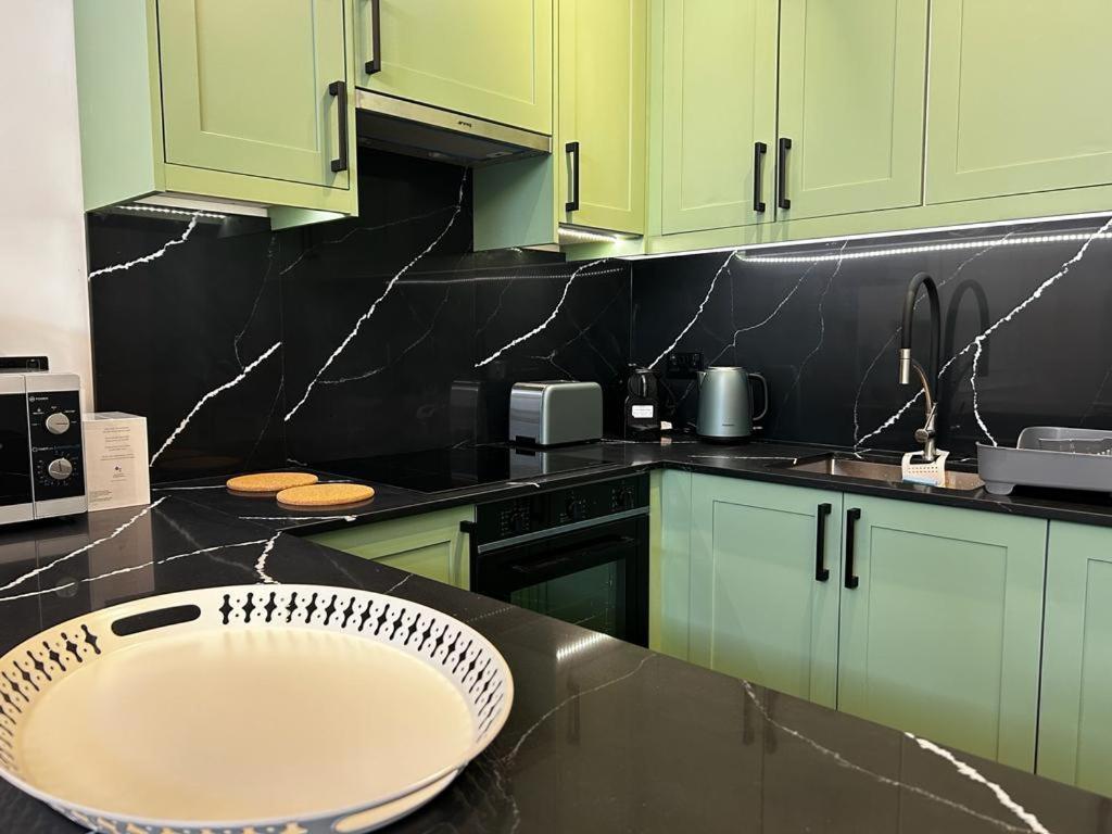 Earl'S Court Luxe Apartment ลอนดอน ภายนอก รูปภาพ